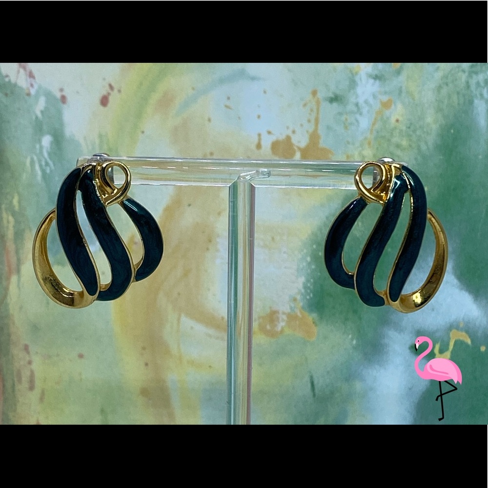 Vintage 80’s Gold Tone & Grn Enameled Earrings